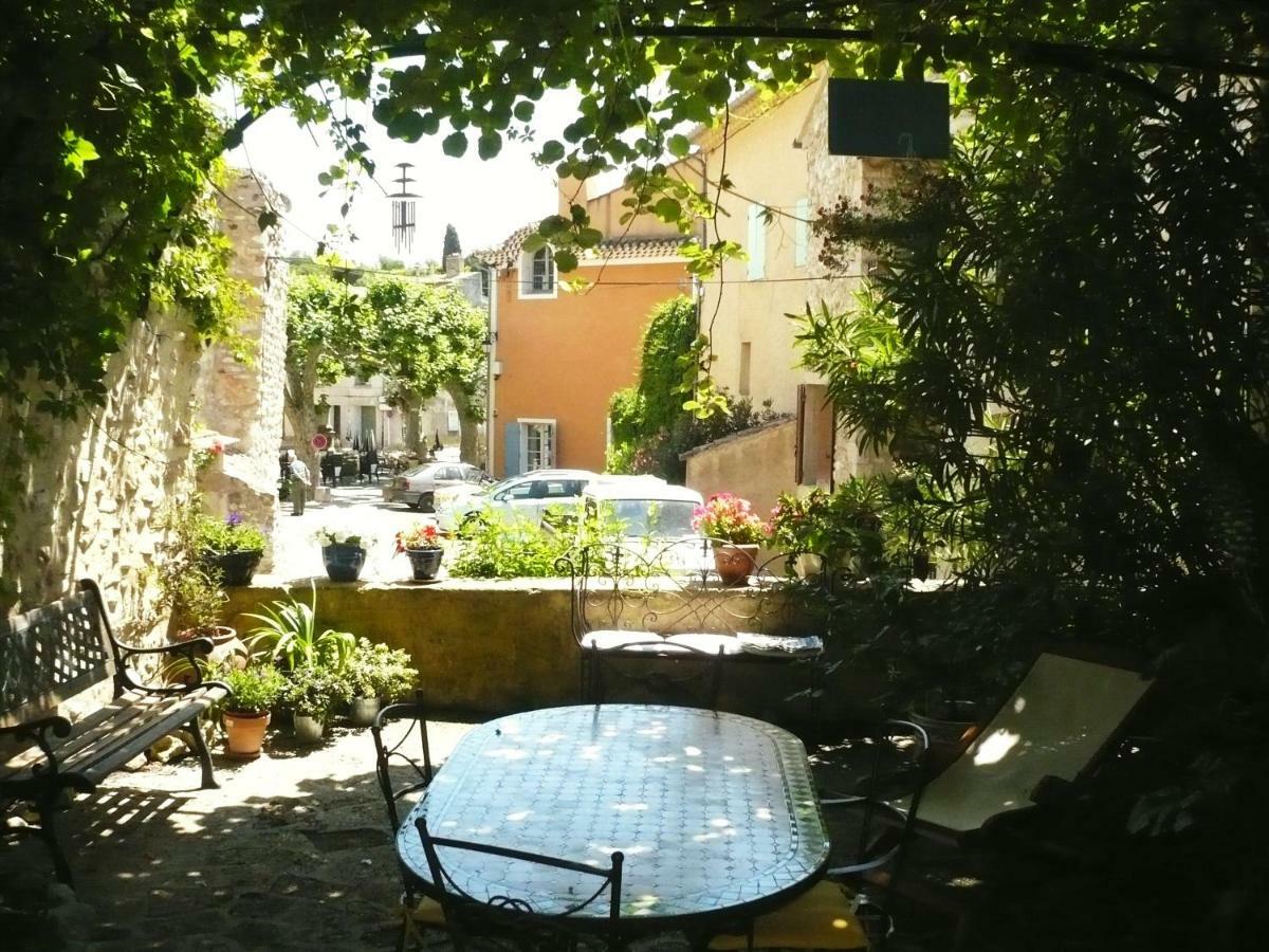 Готель Soleil Et Ombre Villedieu  Екстер'єр фото